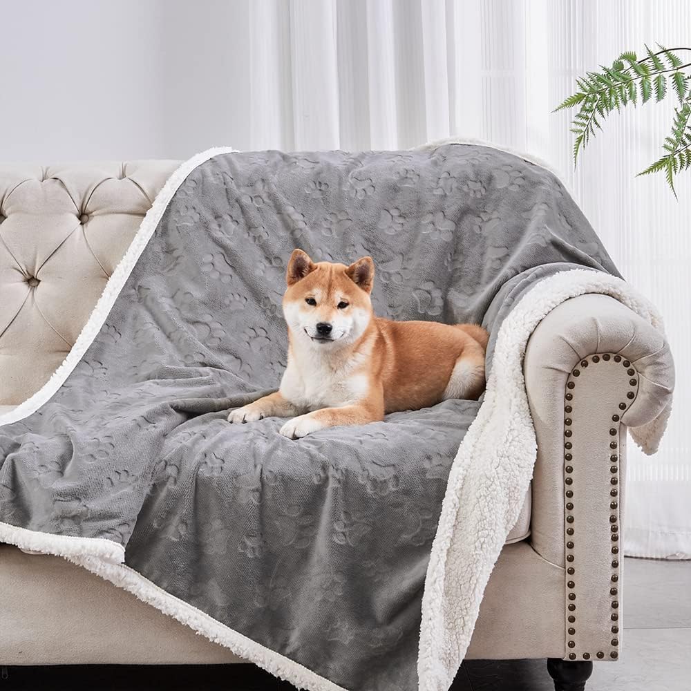 Qeils Waterproof Sherpa Dog Blanket, Paw Print